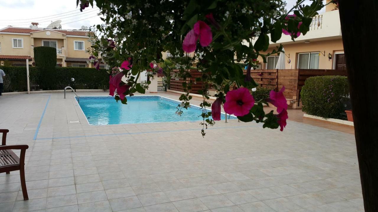 Ivoton Home Paphos Extérieur photo