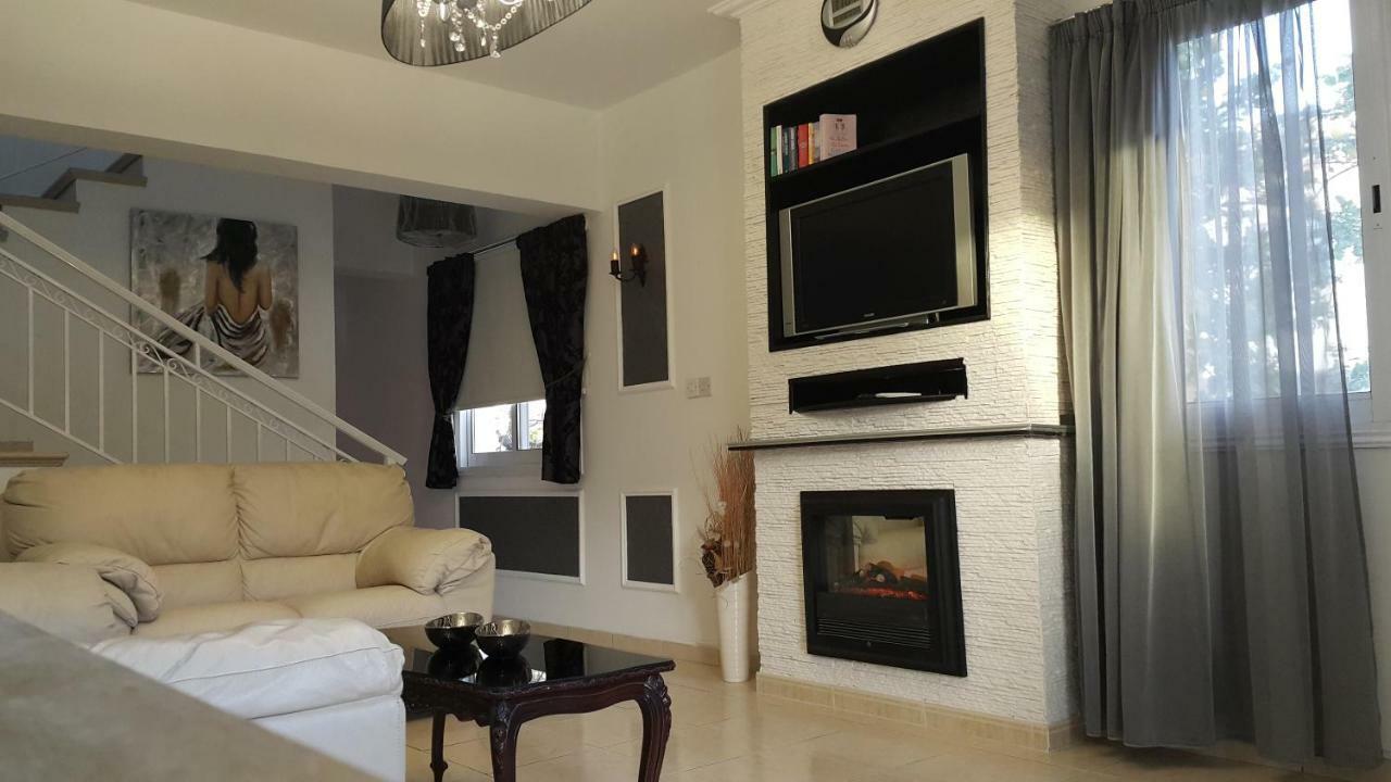 Ivoton Home Paphos Extérieur photo