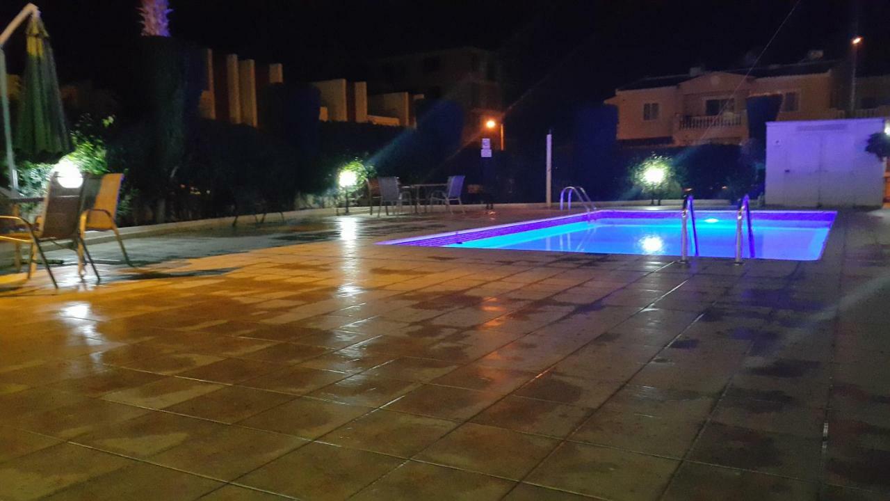 Ivoton Home Paphos Extérieur photo